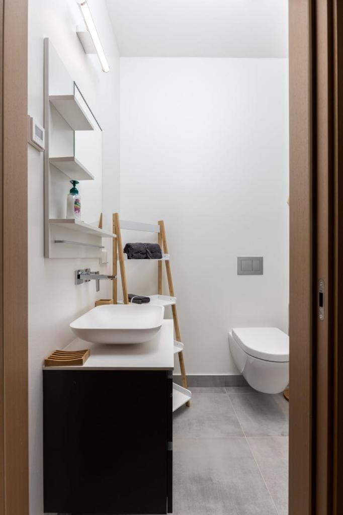 Kalnina Street Studio Apartment Рига Екстер'єр фото