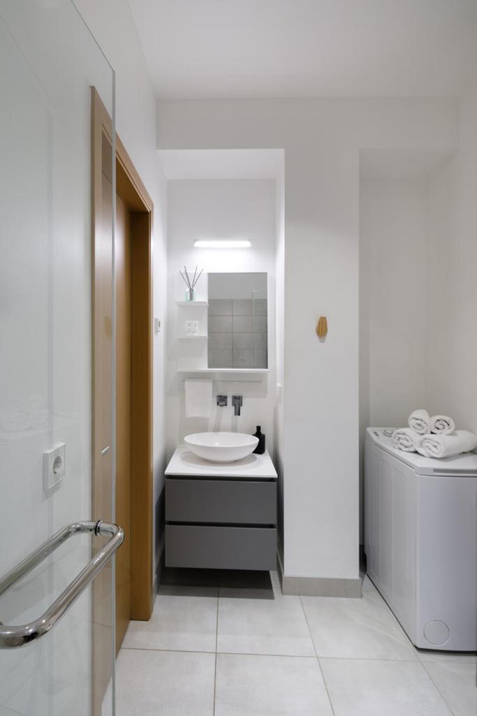 Kalnina Street Studio Apartment Рига Екстер'єр фото