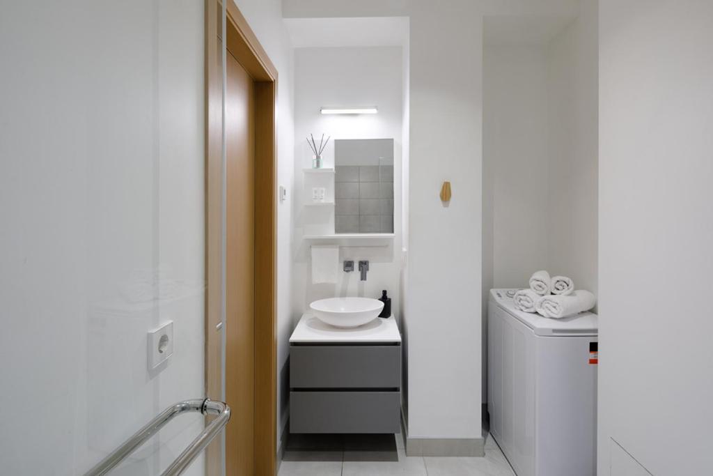 Kalnina Street Studio Apartment Рига Екстер'єр фото